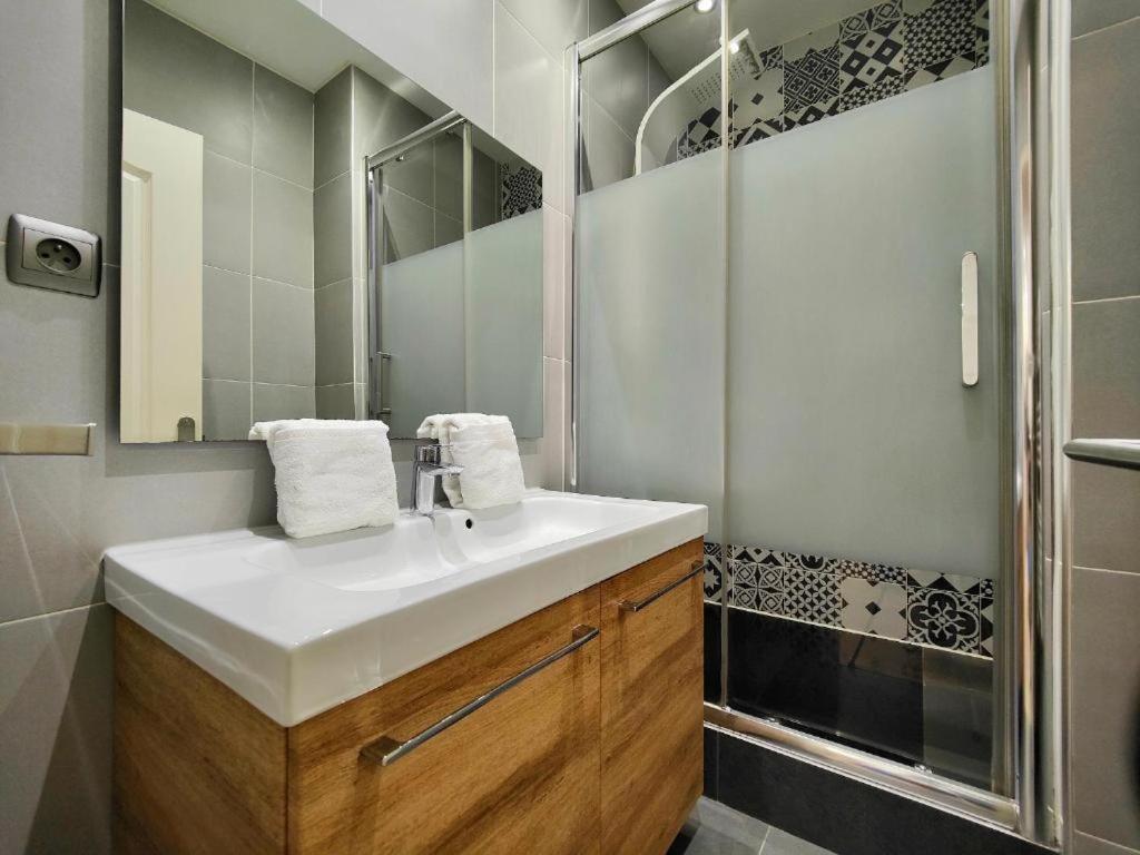 Cozy One Bedroom Apartment-City Center Nice Exterior foto
